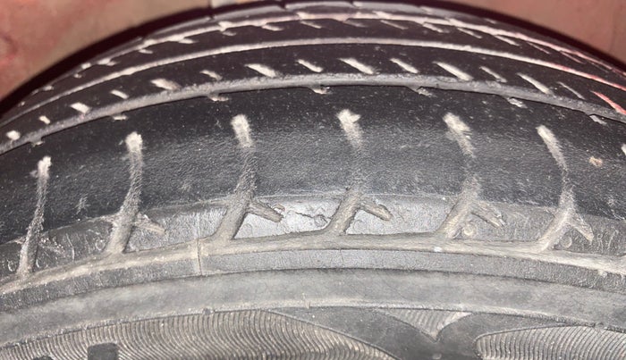 2018 Maruti Celerio VXI AMT, Petrol, Automatic, 39,143 km, Right Front Tyre Tread