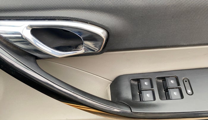2017 Tata Tiago XZ PETROL, Petrol, Manual, 67,336 km, Driver Side Door Panels Control