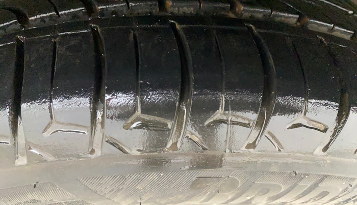 2017 Tata Tiago XZ PETROL, Petrol, Manual, 67,336 km, Left Front Tyre Tread