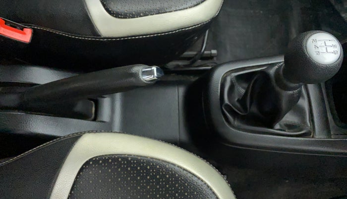 2015 Maruti Swift VXI D, Petrol, Manual, 43,018 km, Gear Lever