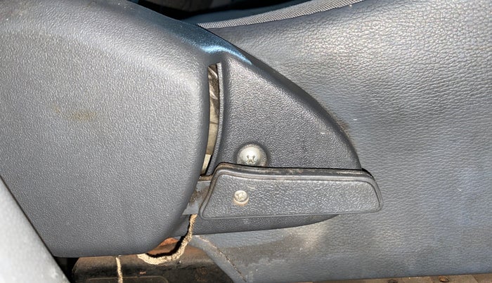 2013 Maruti Alto 800 LXI, Petrol, Manual, 31,635 km, Driver Side Adjustment Panel