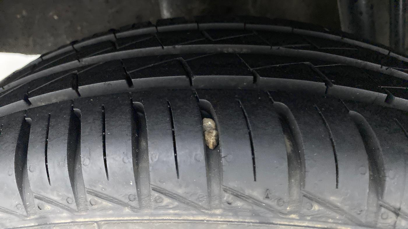 2020 Renault Kwid 1.0 RXT Opt, Petrol, Manual, 9,299 km, Right Rear Tyre Tread