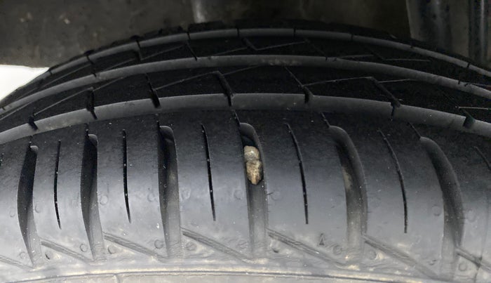 2020 Renault Kwid 1.0 RXT Opt, Petrol, Manual, 9,299 km, Right Rear Tyre Tread