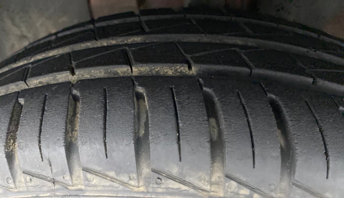 2020 Renault Kwid 1.0 RXT Opt, Petrol, Manual, 9,299 km, Left Front Tyre Tread