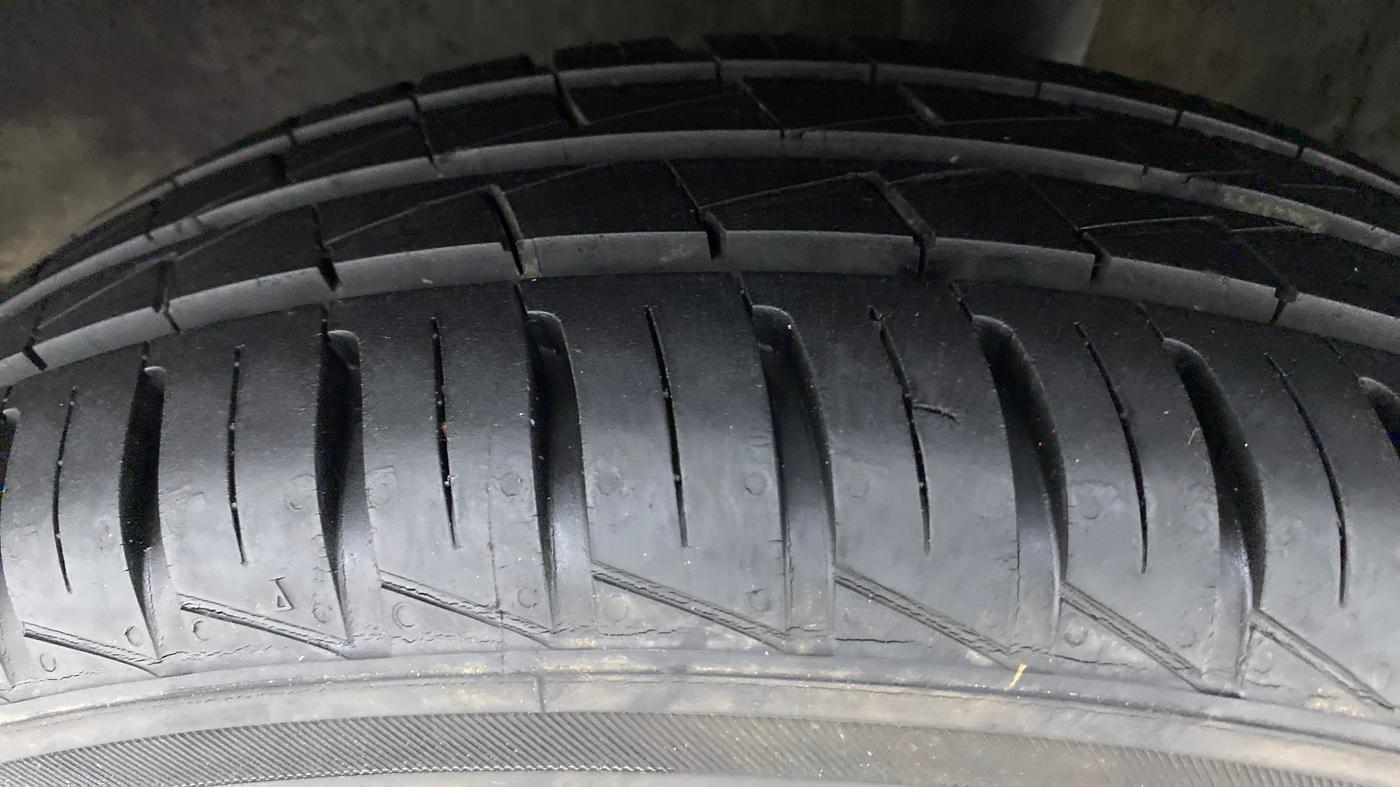 2020 Renault Kwid 1.0 RXT Opt, Petrol, Manual, 9,299 km, Left Rear Tyre Tread