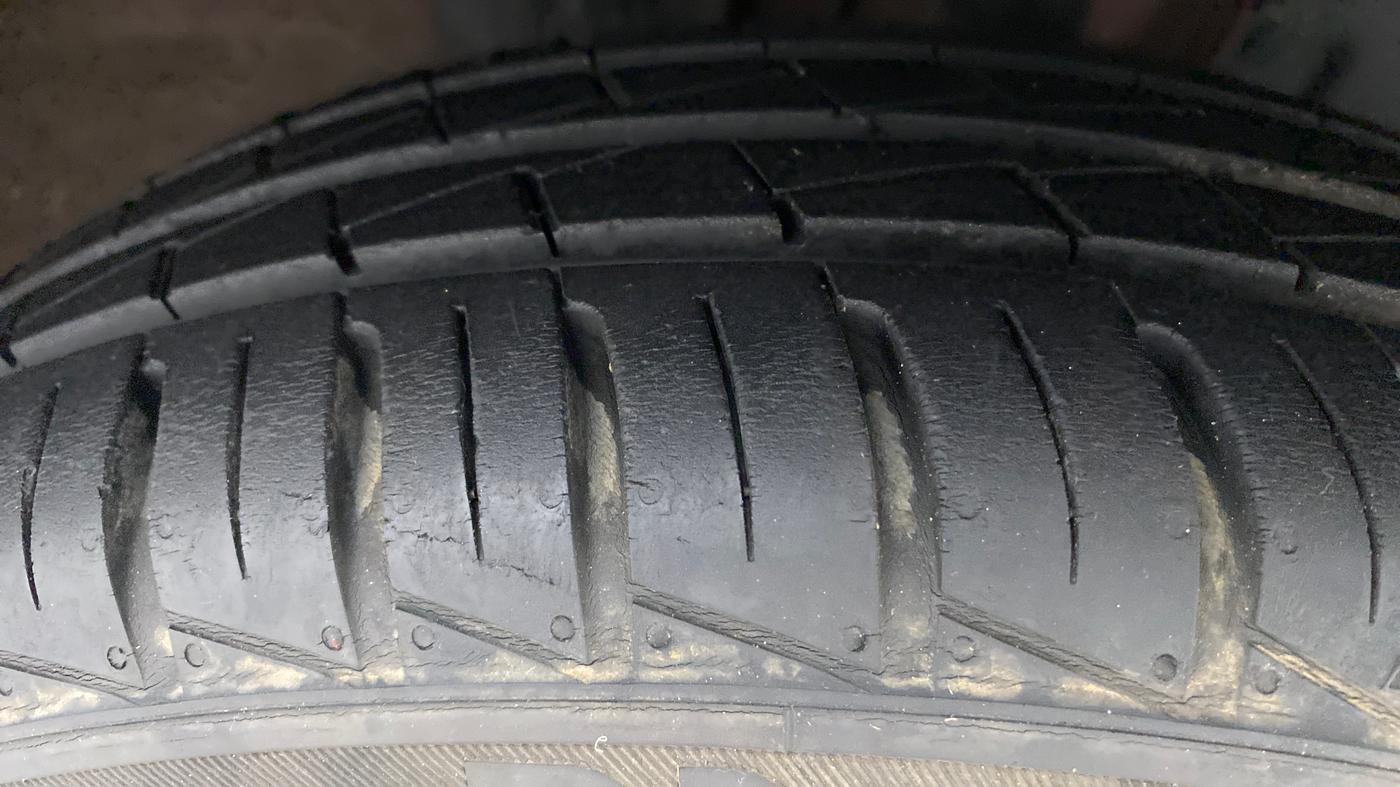 2020 Renault Kwid 1.0 RXT Opt, Petrol, Manual, 9,299 km, Right Front Tyre Tread