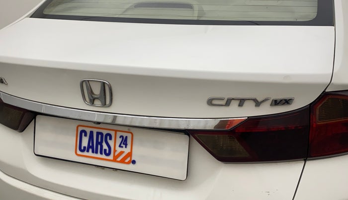 2016 Honda City 1.5L I-VTEC VX, CNG, Manual, 94,658 km, Dicky (Boot door) - Minor scratches