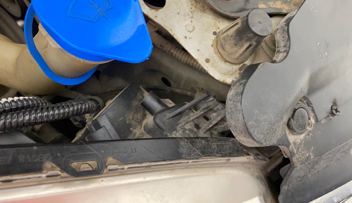 2016 Honda City 1.5L I-VTEC VX, CNG, Manual, 94,658 km, Right headlight - Clamp has minor damage