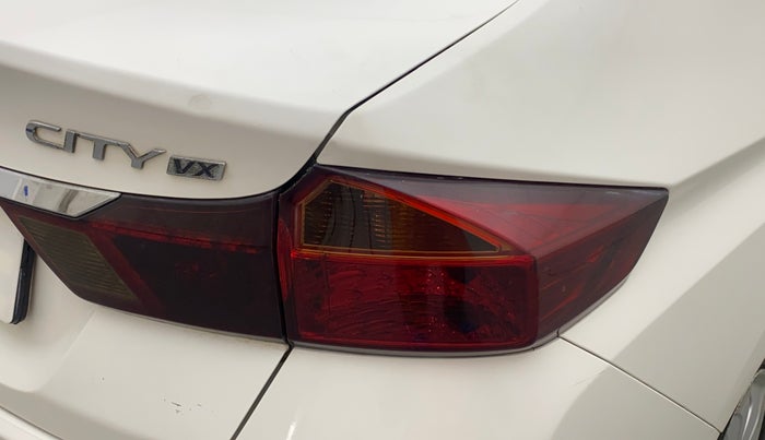 2016 Honda City 1.5L I-VTEC VX, CNG, Manual, 94,658 km, Right tail light - Minor damage