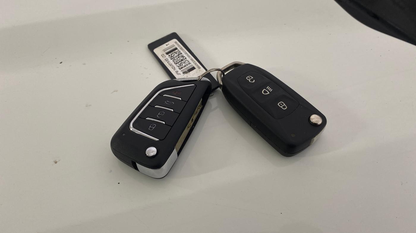 2021 Tata NEXON XMA SUNROOF PETROL, Petrol, Automatic, 79,203 km, Key Close Up