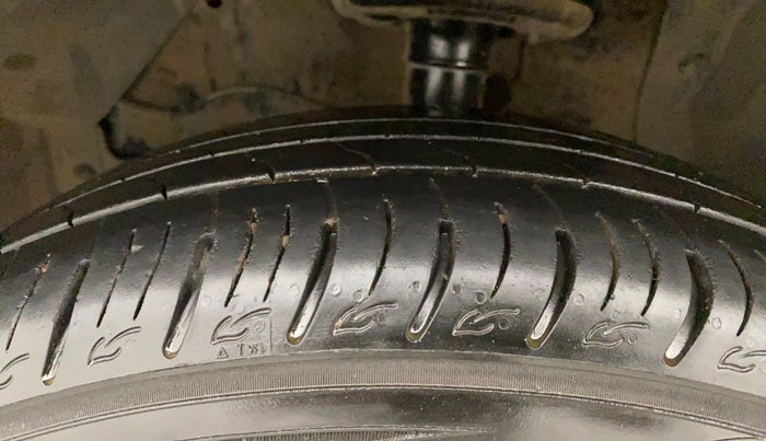 2022 Maruti Vitara Brezza LXI, Petrol, Manual, 60,594 km, Left Front Tyre Tread