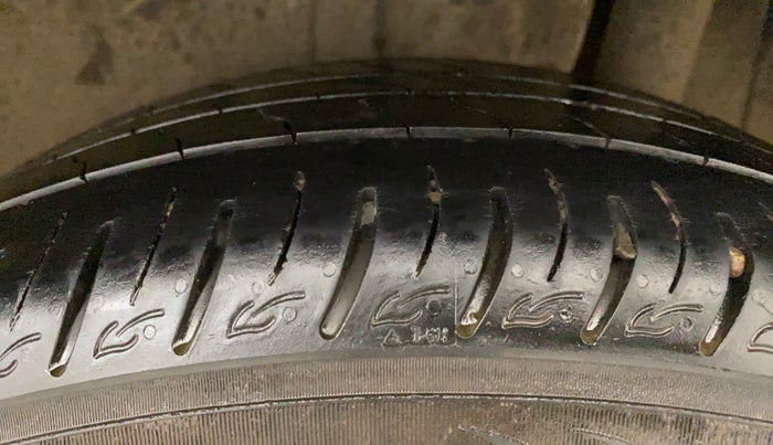 2022 Maruti Vitara Brezza LXI, Petrol, Manual, 60,594 km, Left Rear Tyre Tread