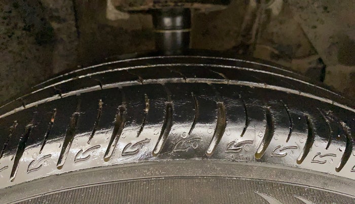 2022 Maruti Vitara Brezza LXI, Petrol, Manual, 60,594 km, Right Front Tyre Tread