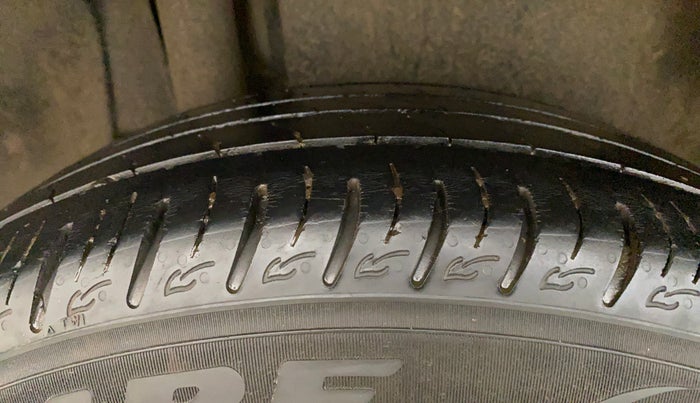 2022 Maruti Vitara Brezza LXI, Petrol, Manual, 60,594 km, Right Rear Tyre Tread