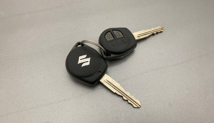 2022 Maruti Vitara Brezza LXI, Petrol, Manual, 60,594 km, Key Close Up