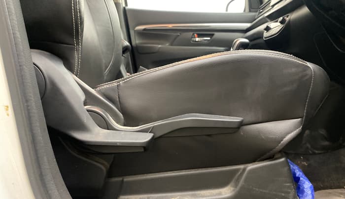 2021 Maruti XL6 ALPHA AT, Petrol, Automatic, 37,701 km, Driver Side Adjustment Panel