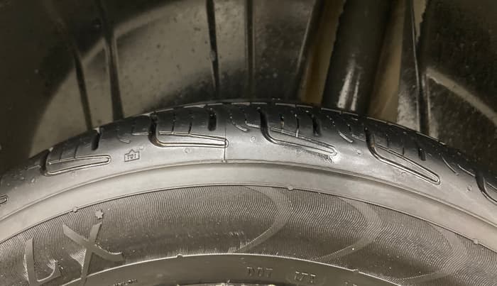 2021 Maruti XL6 ALPHA AT, Petrol, Automatic, 37,701 km, Left Rear Tyre Tread