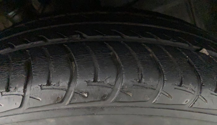 2019 Maruti New Wagon-R VXI 1.0 AMT, Petrol, Automatic, 12,837 km, Left Front Tyre Tread