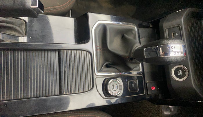 2022 Renault Kiger RXZ AMT, Petrol, Automatic, 48,780 km, Gear Lever