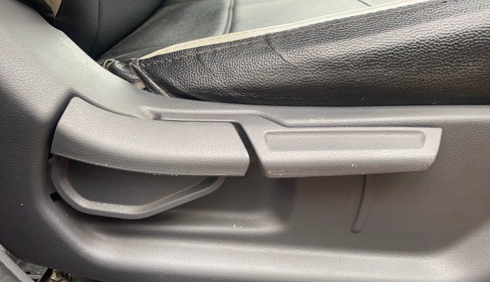 2021 Hyundai GRAND I10 NIOS SPORTZ AMT 1.2 KAPPA VTVT, Petrol, Automatic, 32,935 km, Driver Side Adjustment Panel