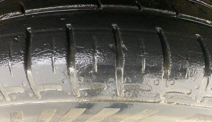 2021 Hyundai GRAND I10 NIOS SPORTZ AMT 1.2 KAPPA VTVT, Petrol, Automatic, 32,935 km, Left Rear Tyre Tread