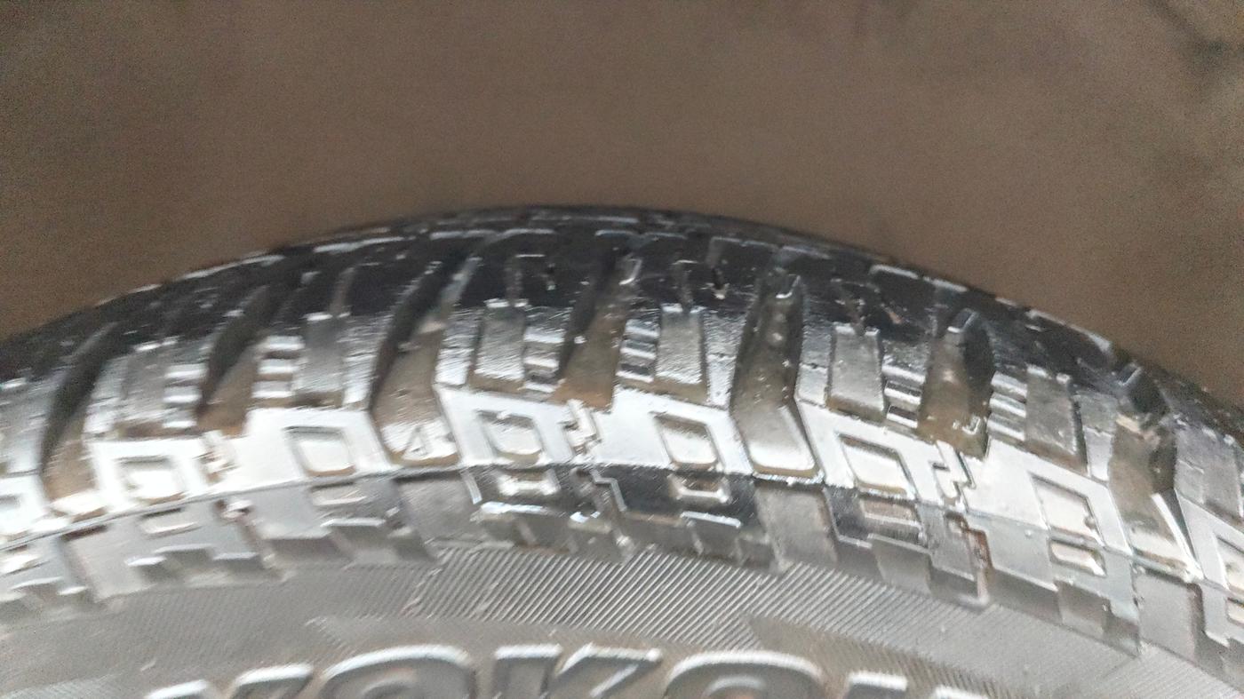 2016 Ford Endeavour TITANIUM 3.2 4X4 AT, Diesel, Automatic, 89,045 km, Left Rear Tyre Tread