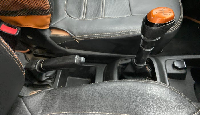 2019 Renault Kwid CLIMBER 1.0, Petrol, Manual, 43,183 km, Gear Lever