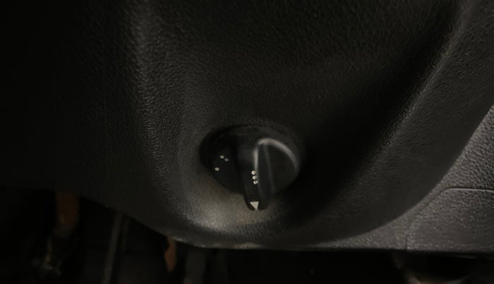 2019 Renault Kwid CLIMBER 1.0, Petrol, Manual, 43,183 km, Dashboard - Headlight height adjustment not working