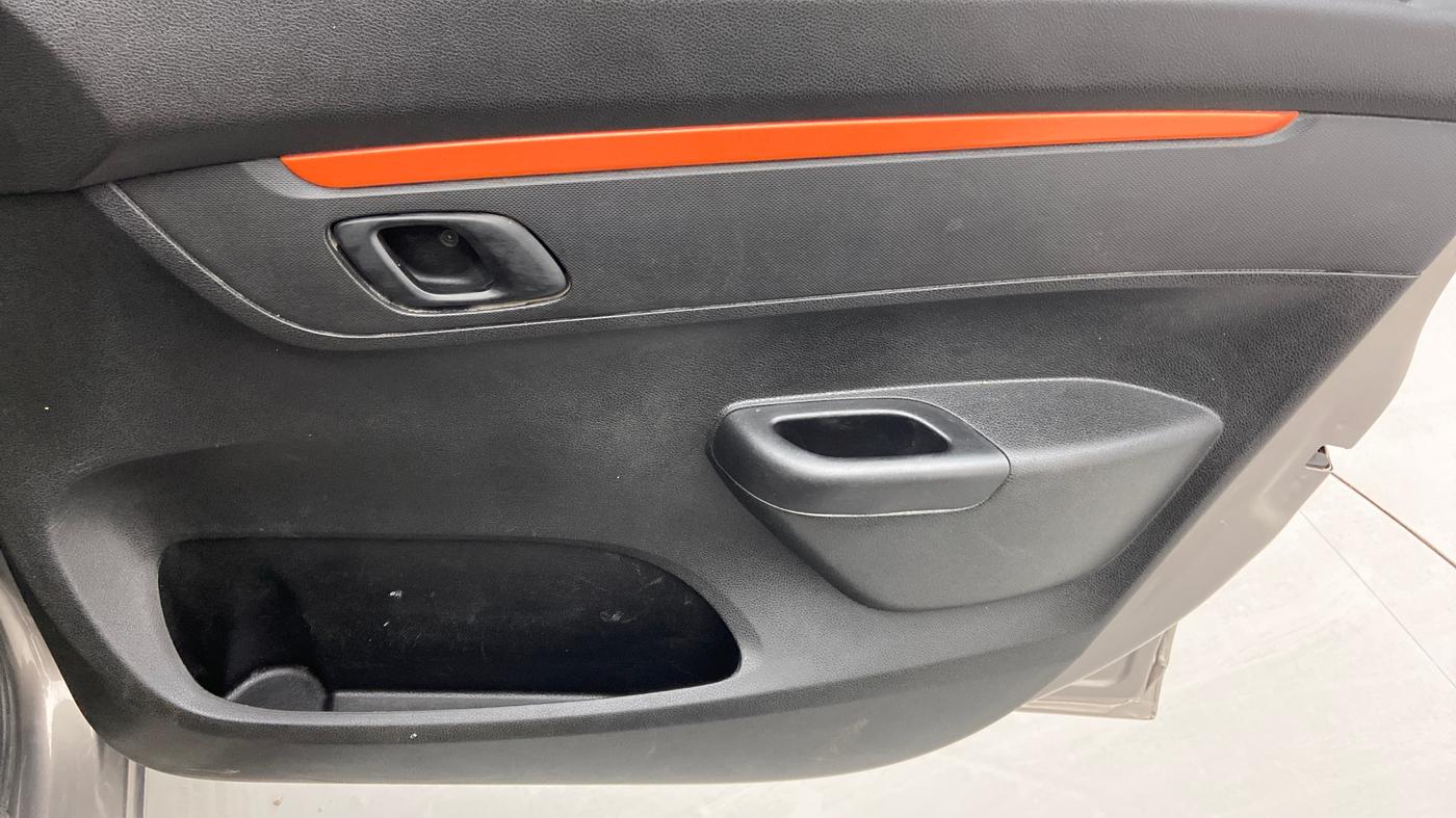 2019 Renault Kwid CLIMBER 1.0, Petrol, Manual, 43,183 km, Driver Side Door Panels Control