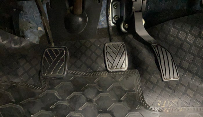 2014 Maruti Swift VXI, Petrol, Manual, 22,796 km, Pedals