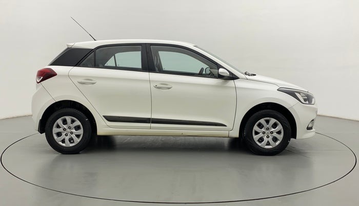 2015 Hyundai Elite i20 SPORTZ 1.2, Petrol, Manual, 54,629 km, Right Side View