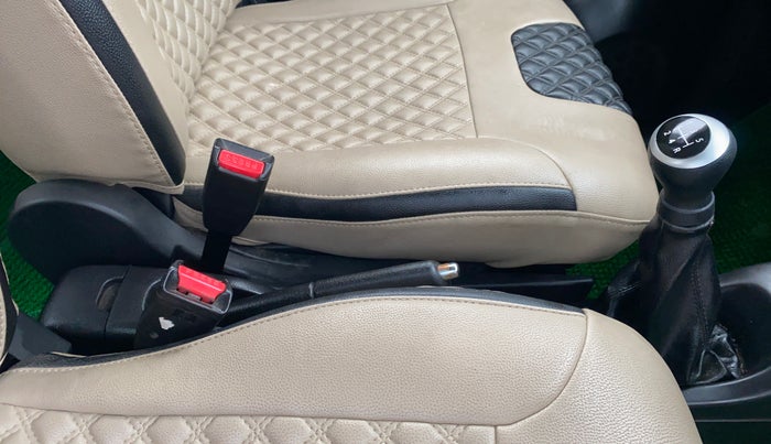 2017 Maruti Wagon R 1.0 VXI, Petrol, Manual, 63,415 km, Gear Lever