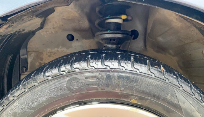 2017 Maruti Wagon R 1.0 VXI, Petrol, Manual, 63,415 km, Left Front Tyre Tread