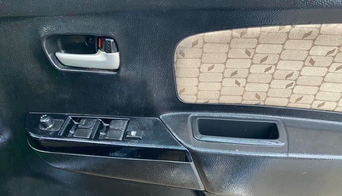 2017 Maruti Wagon R 1.0 VXI, Petrol, Manual, 63,415 km, Driver Side Door Panels Control