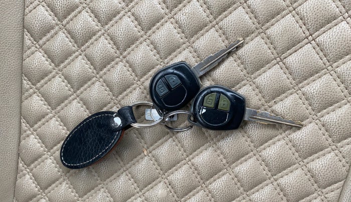 2017 Maruti Wagon R 1.0 VXI, Petrol, Manual, 63,415 km, Key Close Up