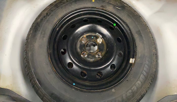 2015 Maruti Swift VXI, Petrol, Manual, 50,857 km, Spare Tyre