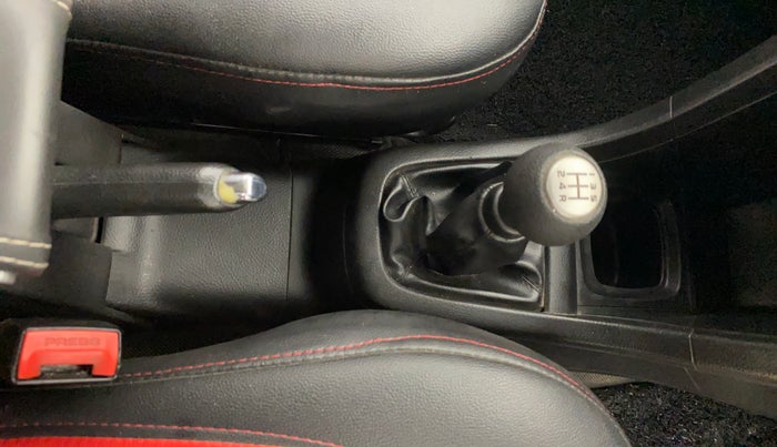 2015 Maruti Swift VXI, Petrol, Manual, 50,857 km, Gear Lever