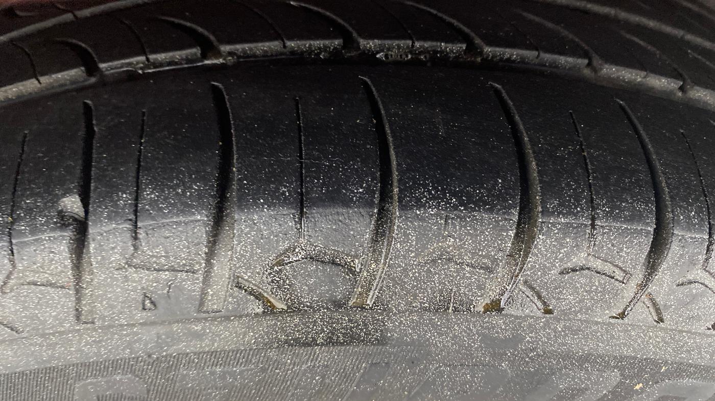 2015 Ford Figo Aspire TITANIUM 1.5 PETROL AT, Petrol, Automatic, 70,423 km, Left Rear Tyre Tread