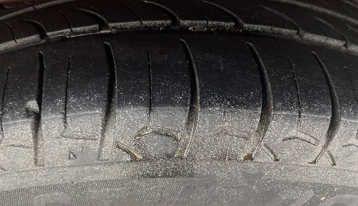 2015 Ford Figo Aspire TITANIUM 1.5 PETROL AT, Petrol, Automatic, 70,423 km, Left Rear Tyre Tread