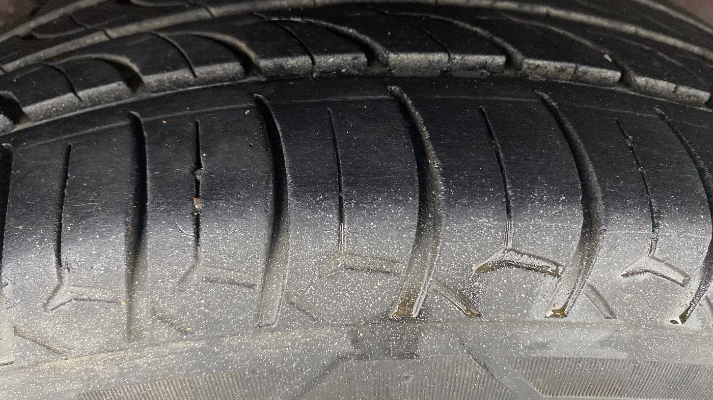 2015 Ford Figo Aspire TITANIUM 1.5 PETROL AT, Petrol, Automatic, 70,423 km, Right Rear Tyre Tread