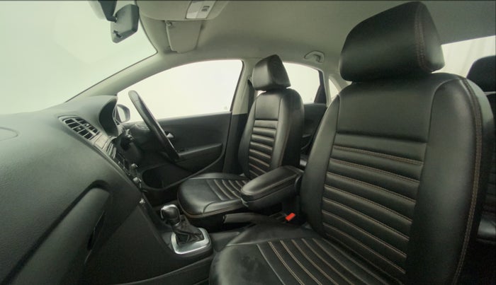 2016 Volkswagen Vento COMFORTLINE 1.2 TSI AT, Petrol, Automatic, 67,370 km, Right Side Front Door Cabin