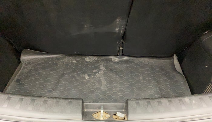 2017 Maruti Swift VXI, Petrol, Manual, 77,191 km, Boot Inside