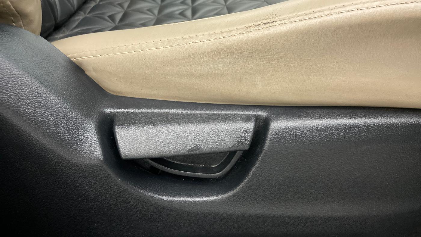 2021 Hyundai NEW SANTRO SPORTZ EXECUTIVE CNG, CNG, Manual, 21,462 km, Driver Side Adjustment Panel