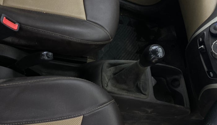 2016 Hyundai Eon ERA +, Petrol, Manual, 66,217 km, Gear Lever