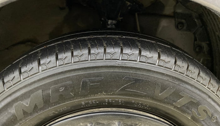 2016 Hyundai Eon ERA +, Petrol, Manual, 66,217 km, Right Front Tyre Tread