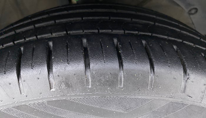 2019 Maruti Baleno ALPHA 1.2 K12, Petrol, Manual, 27,955 km, Right Front Tyre Tread