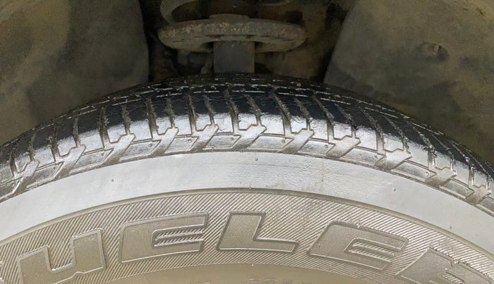 2019 Mahindra XUV500 W9 AT, Diesel, Automatic, 37,942 km, Right Front Tyre Tread