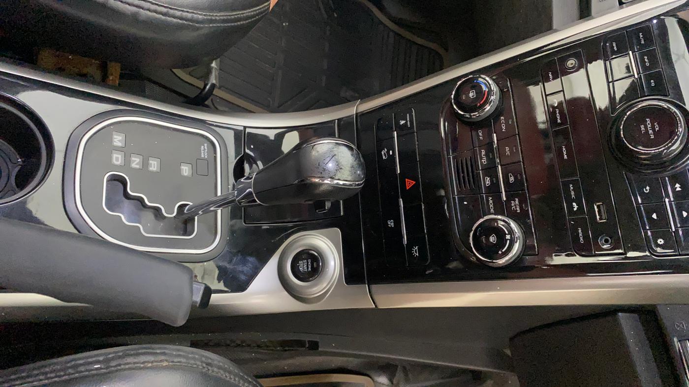 2019 Mahindra XUV500 W9 AT, Diesel, Automatic, 37,942 km, Gear Lever