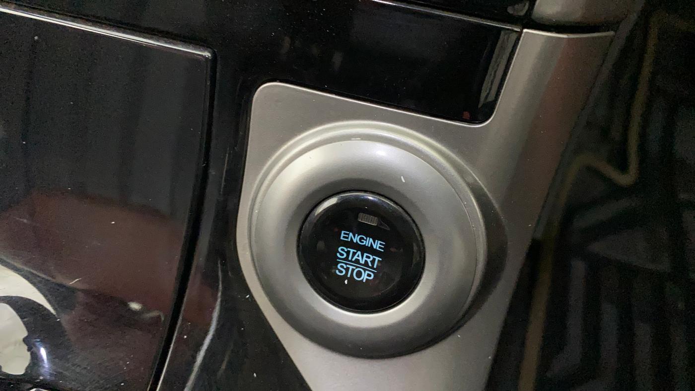 2019 Mahindra XUV500 W9 AT, Diesel, Automatic, 37,942 km, Keyless Start/ Stop Button