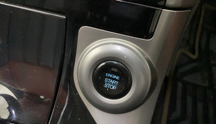 2019 Mahindra XUV500 W9 AT, Diesel, Automatic, 37,942 km, Keyless Start/ Stop Button